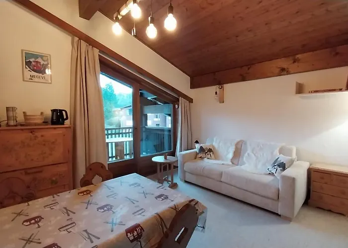 F1 Confort Skis Aux Pieds Apartment *