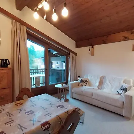 F1 Confort Skis Aux Pieds Apartman *