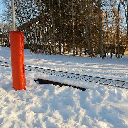 F1 Confort Skis Aux Pieds Межев